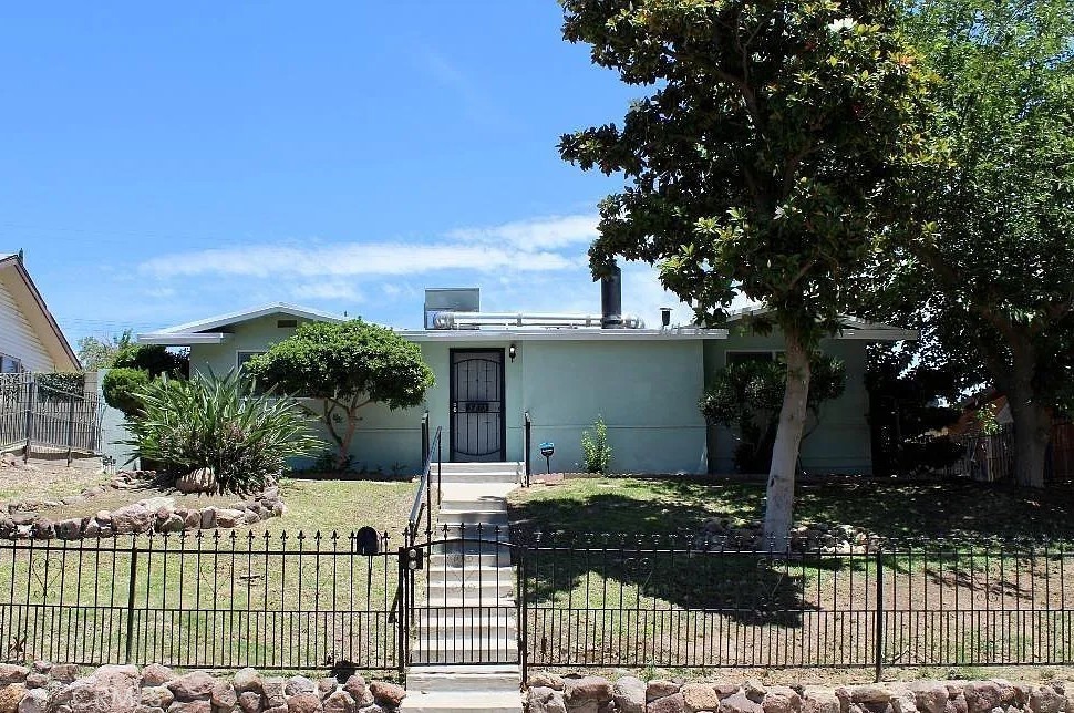 Residential for sale at 3213 Bucknell, Bakersfield CA featuring 3 beds and 2 baths