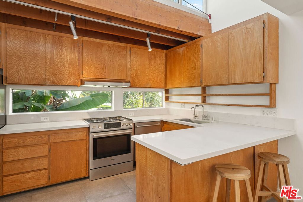 Residential for sale at 654 Pier Avenue C, Santa Monica CA featuring 2 beds and 3 baths