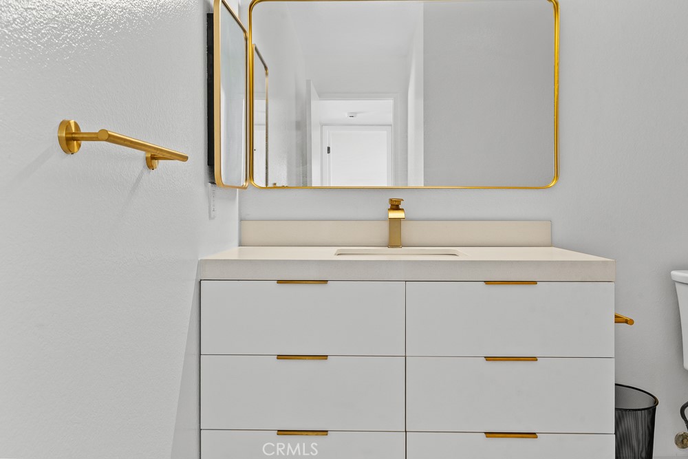 Residential Lease for rent at 21921 Rimhurst 128, Lake Forest CA featuring 2 beds and 1 bath