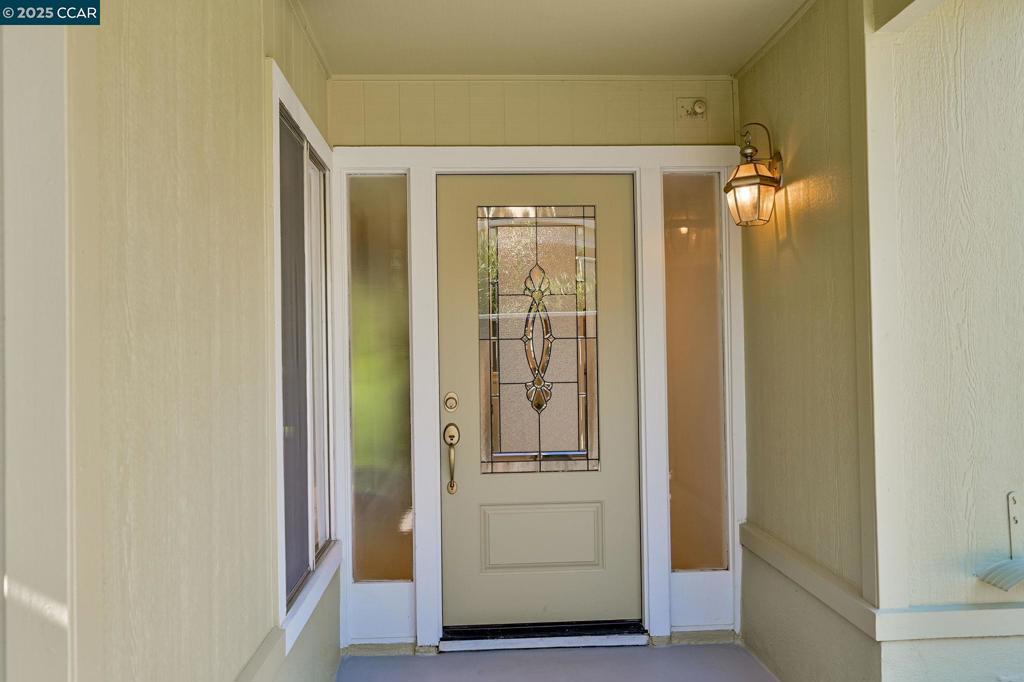 Residential for sale at 2057 Golden Rain Rd 4, Walnut Creek CA featuring 2 beds and 1 bath