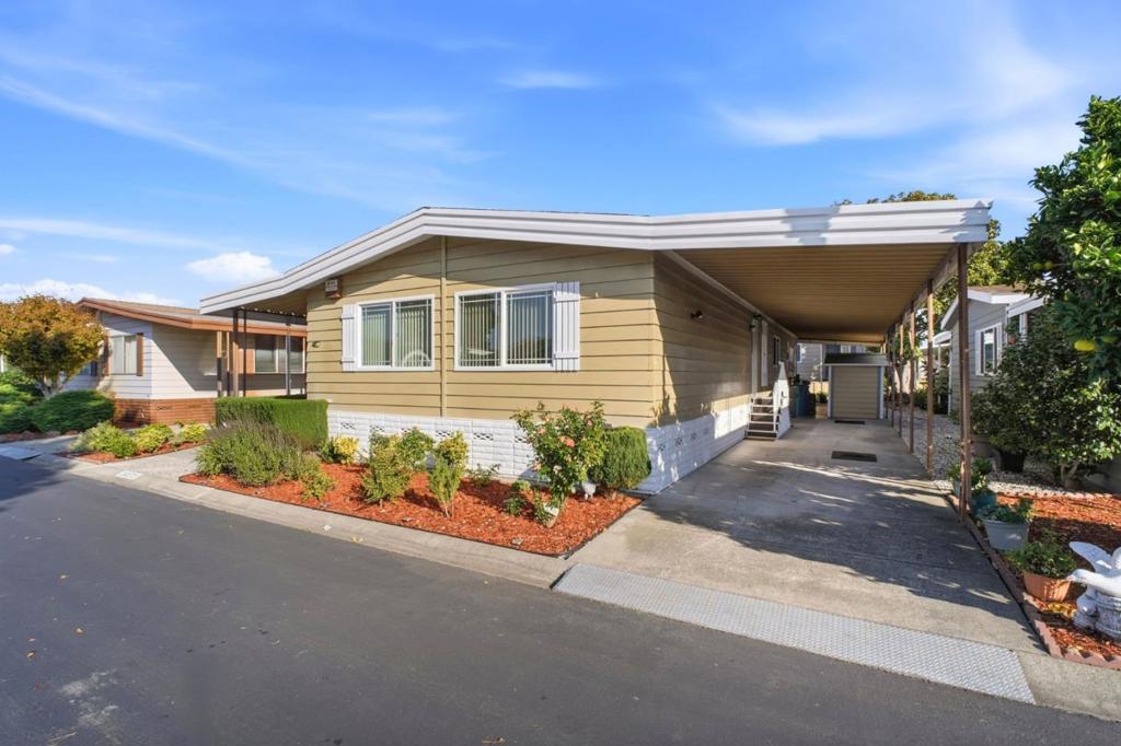 Manufactured In Park for sale at 29372 Providence Way, Hayward CA featuring 2 beds and 2 baths