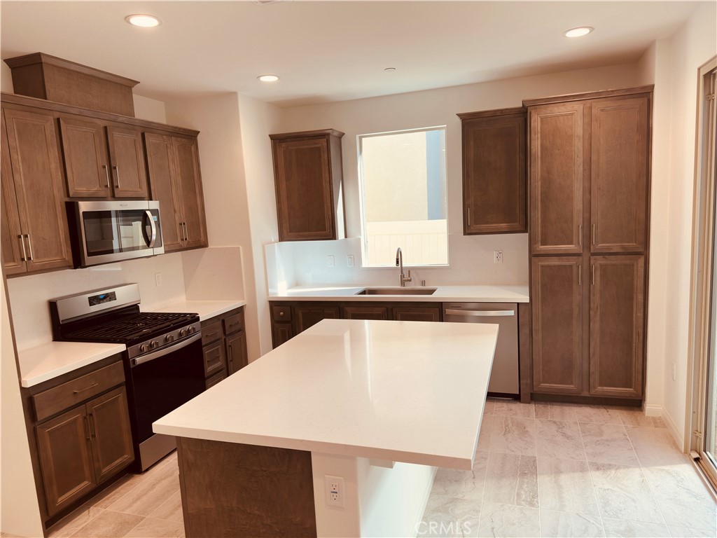 Residential Lease for rent at 4280 S Malagon Privado, Ontario CA featuring 3 beds and 3 baths