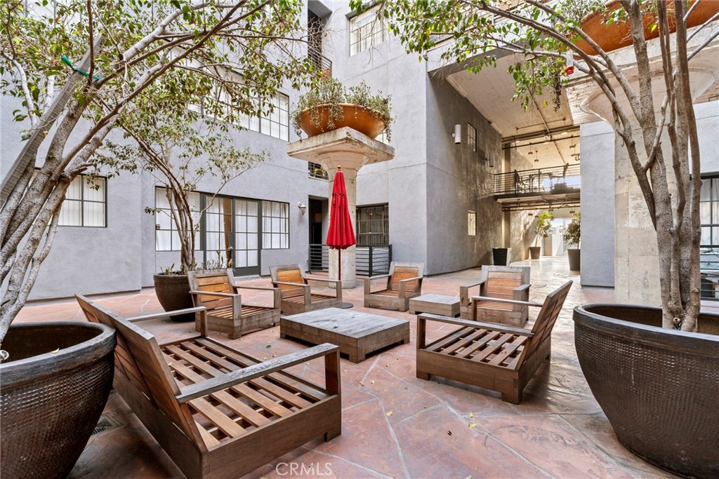 Residential for sale at 420 S San Pedro 222, Los Angeles CA featuring 1 bed and 1 bath