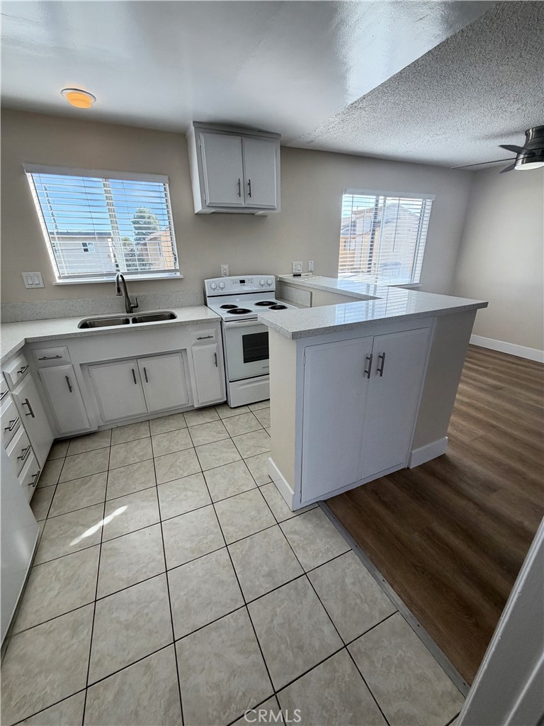 Residential Lease for rent at 931 W 19th Street 38, Costa Mesa CA featuring 1 bed and 1 bath