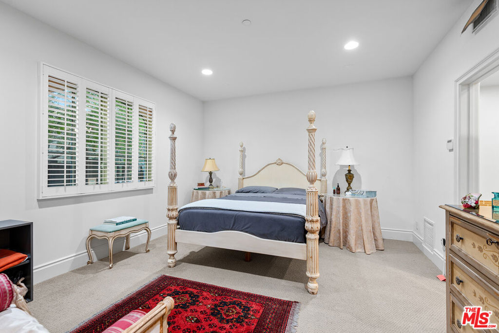 Residential Lease for rent at 1619 Artesia Boulevard D, Manhattan Beach CA featuring 4 beds and 3 baths