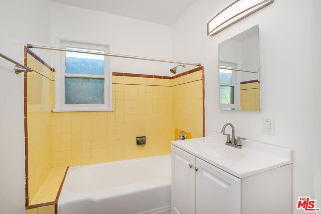 Residential Income for sale at 6509 - 6510 Brynhurst Avenue, Los Angeles CA featuring 30 beds and 18 baths
