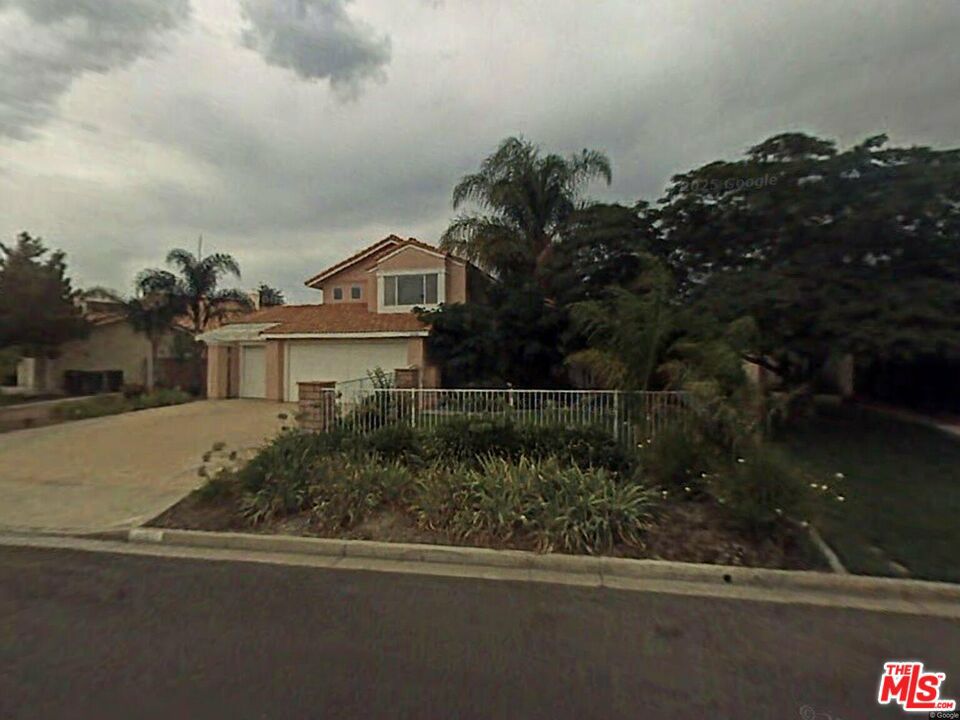 Residential for sale at 43144 Vista Del Rancho, Temecula CA featuring 3 beds and 3 baths