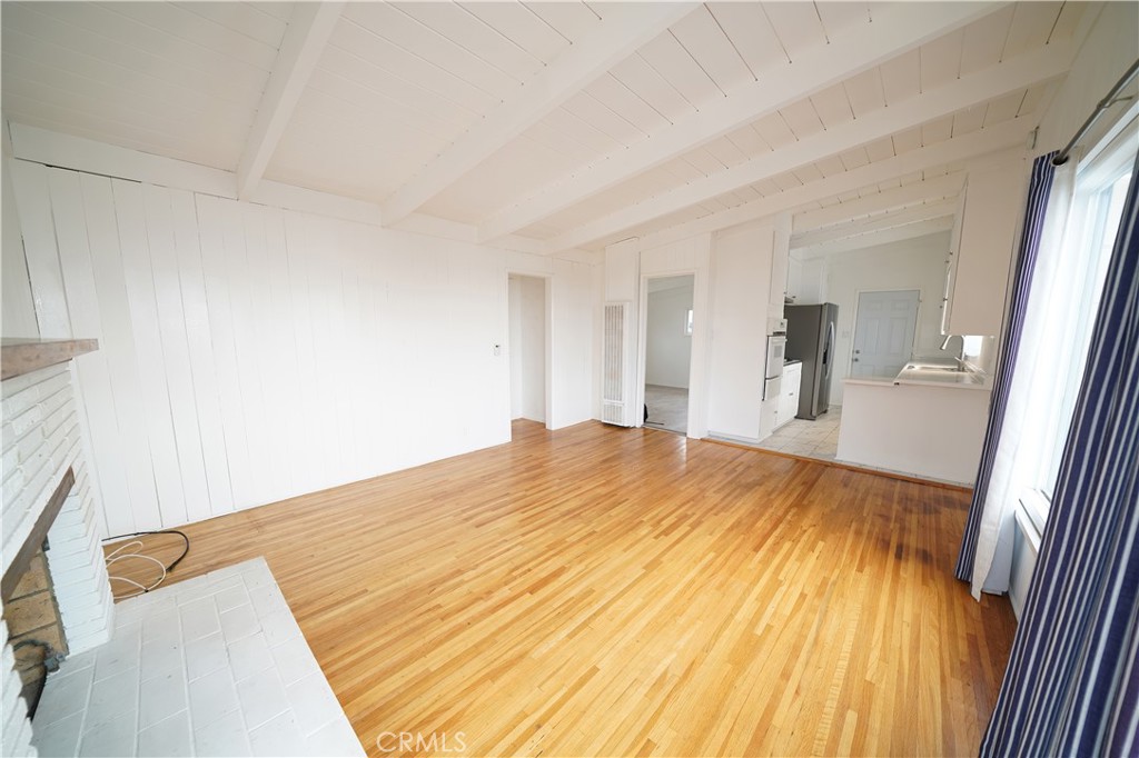 Residential Lease for rent at 2461 Palm Dr, Hermosa Beach CA featuring 1 bed and 1 bath