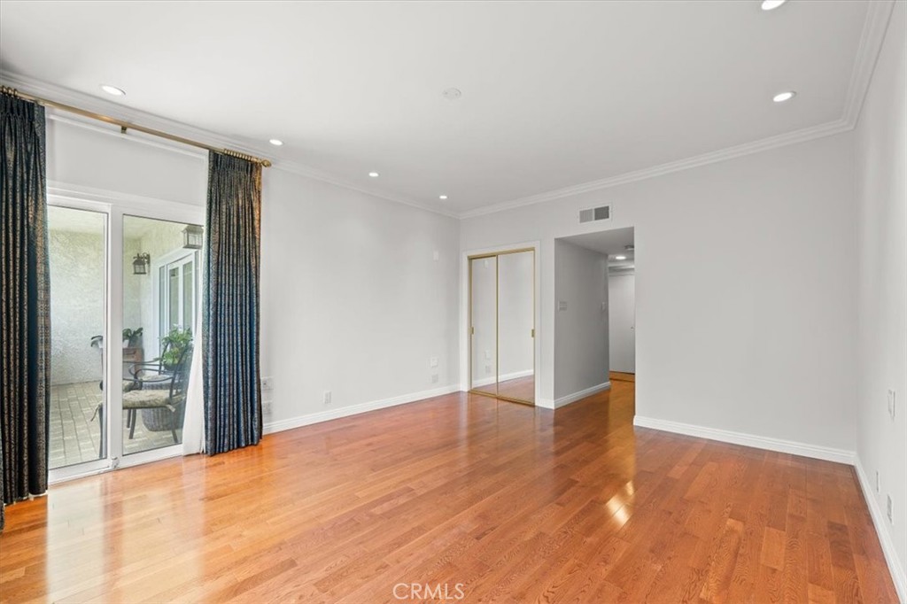 Residential Lease for rent at 1228 N La Cienega Boulevard 203, West Hollywood CA featuring 2 beds and 2 baths