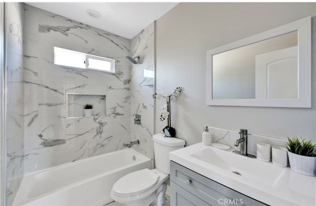 Residential Lease for rent at 907 W Arbutus Street, Compton CA featuring 2 beds and 1 bath