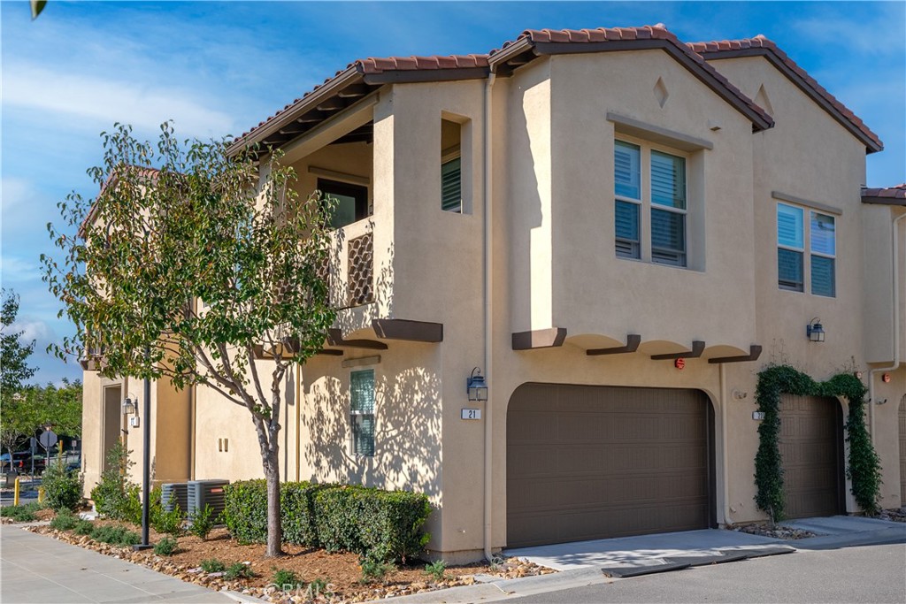 Residential for sale at 21 Jaripol, Rancho Mission Viejo CA featuring 2 beds and 3 baths