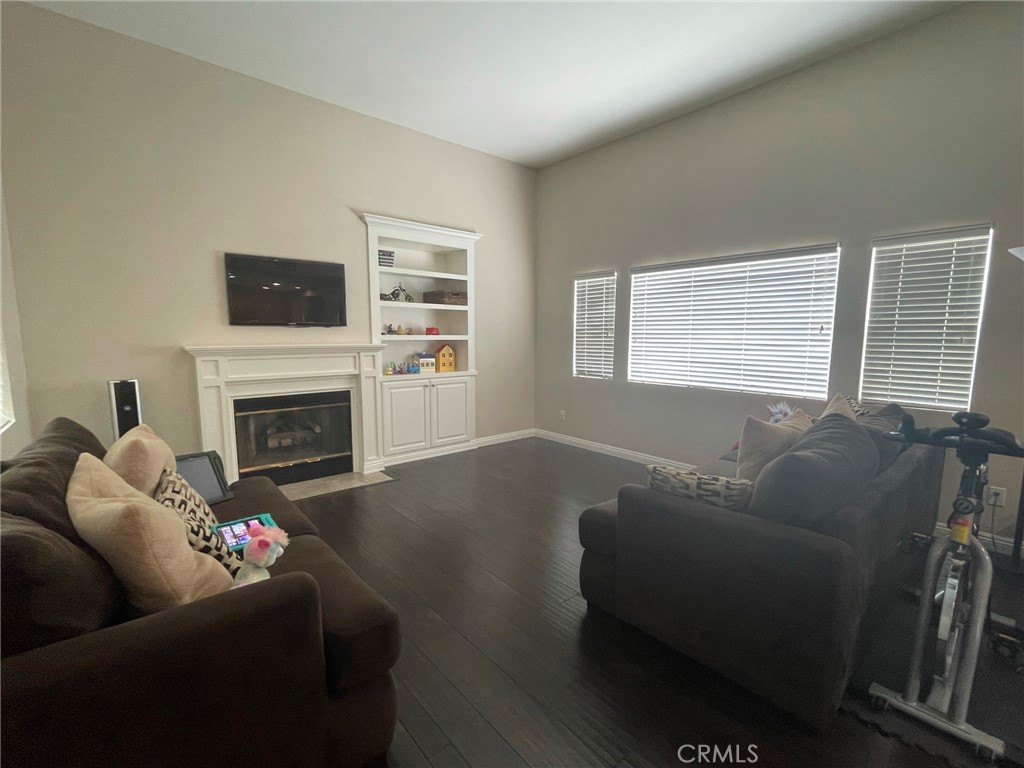 Residential Lease for rent at 43093 Teramo Street, Temecula CA featuring 3 beds and 3 baths