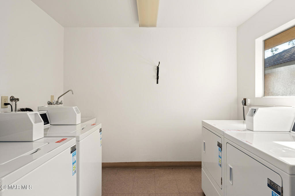 Residential for sale at 327 Chestnut Hill Court 11, Thousand Oaks CA featuring 2 beds and 2 baths