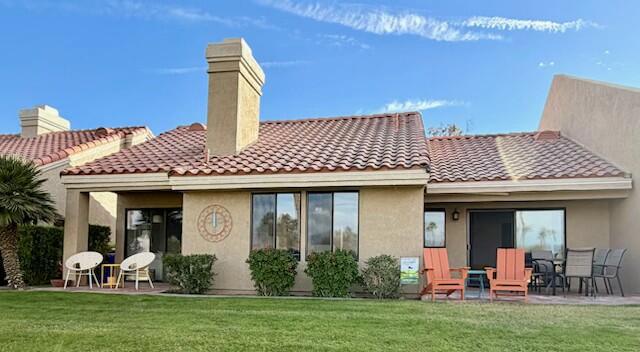 Residential Lease for rent at 41869 Preston Trail, Palm Desert CA featuring 2 beds and 2 baths