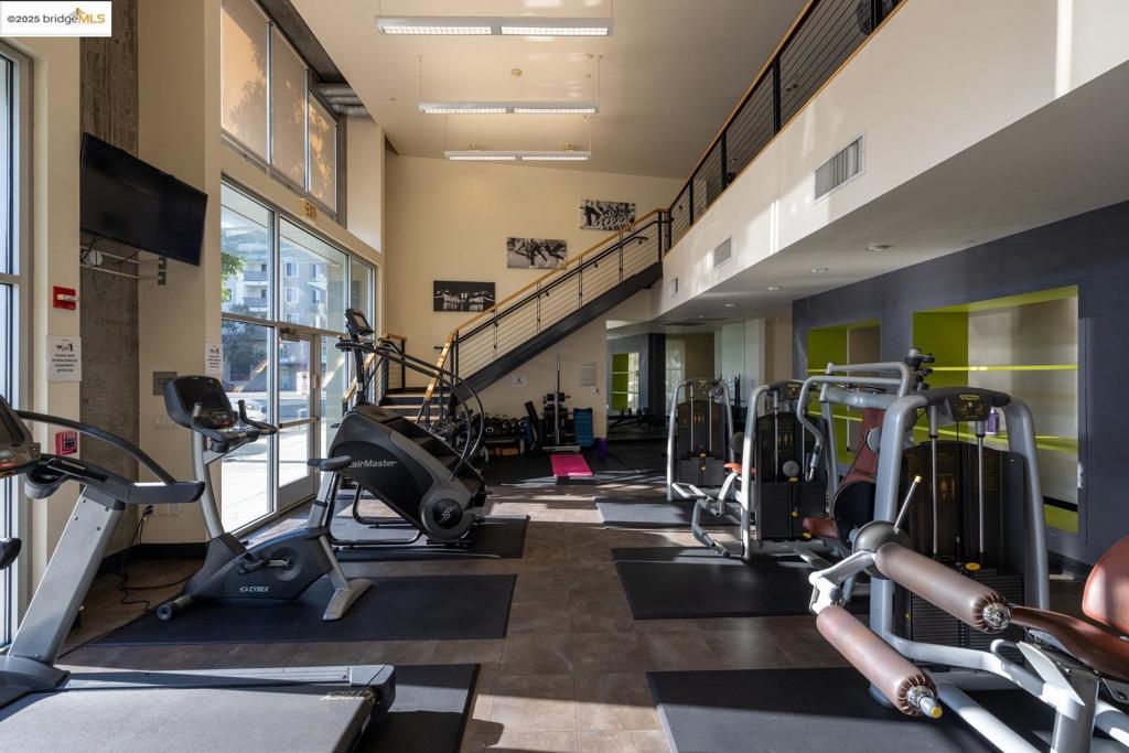 Residential for sale at 311 Oak Street 829, Oakland CA featuring 1 bed and 1 bath