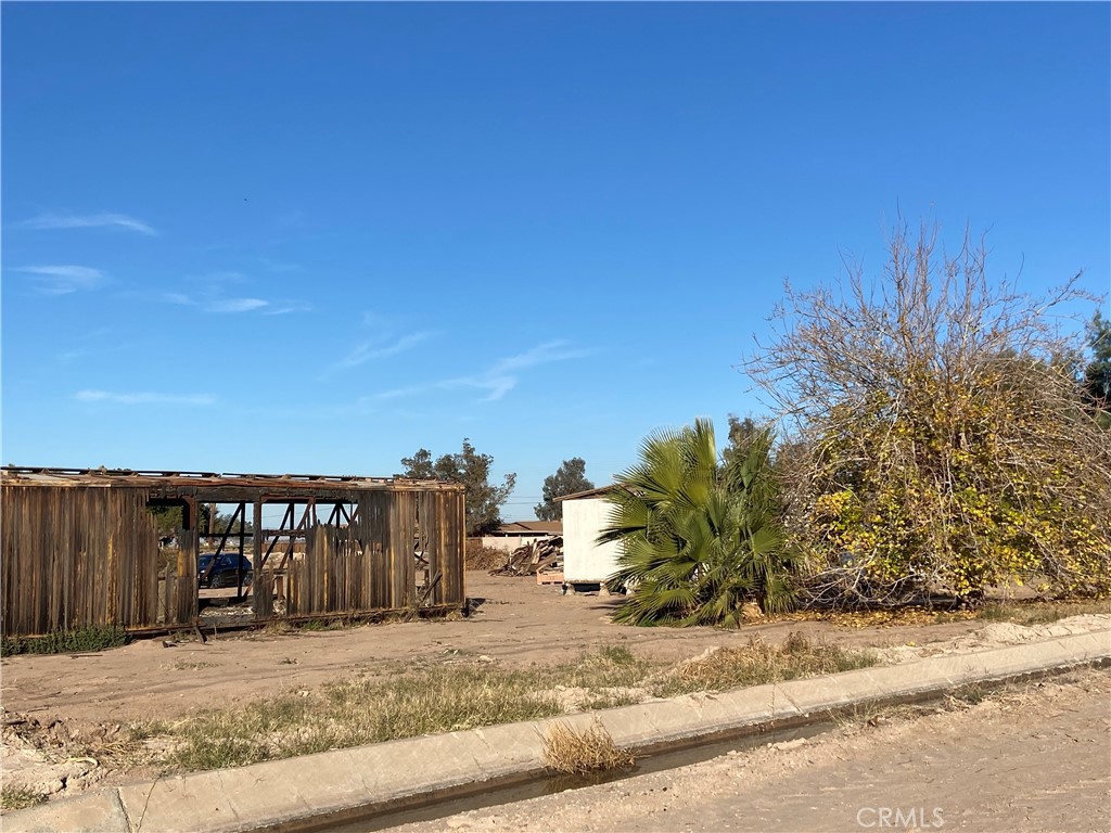 Residential for sale at 1896 & 1890 E Underwood, Holtville CA featuring 2 beds and 1 bath