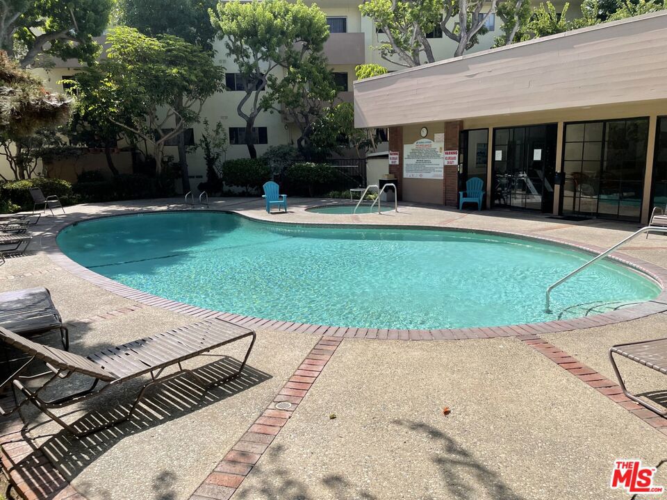 Residential for sale at 5000 S Centinela Avenue 236, Los Angeles CA featuring 1 bed and 1 bath