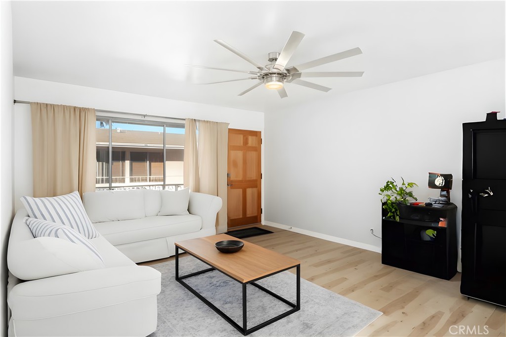 Residential for sale at 527 Cedar 2E, Long Beach CA featuring 2 beds and 1 bath