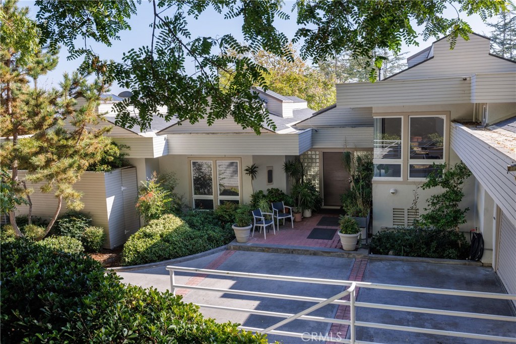 Residential Lease for rent at 31561 Peppertree Bend, San Juan Capistrano CA featuring 5 beds and 4 baths