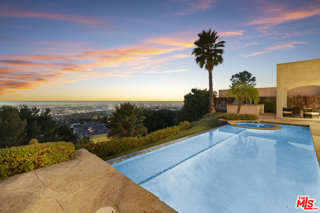 Residential Lease for rent at 1740 Carla, Beverly Hills CA featuring 4 beds and 5 baths