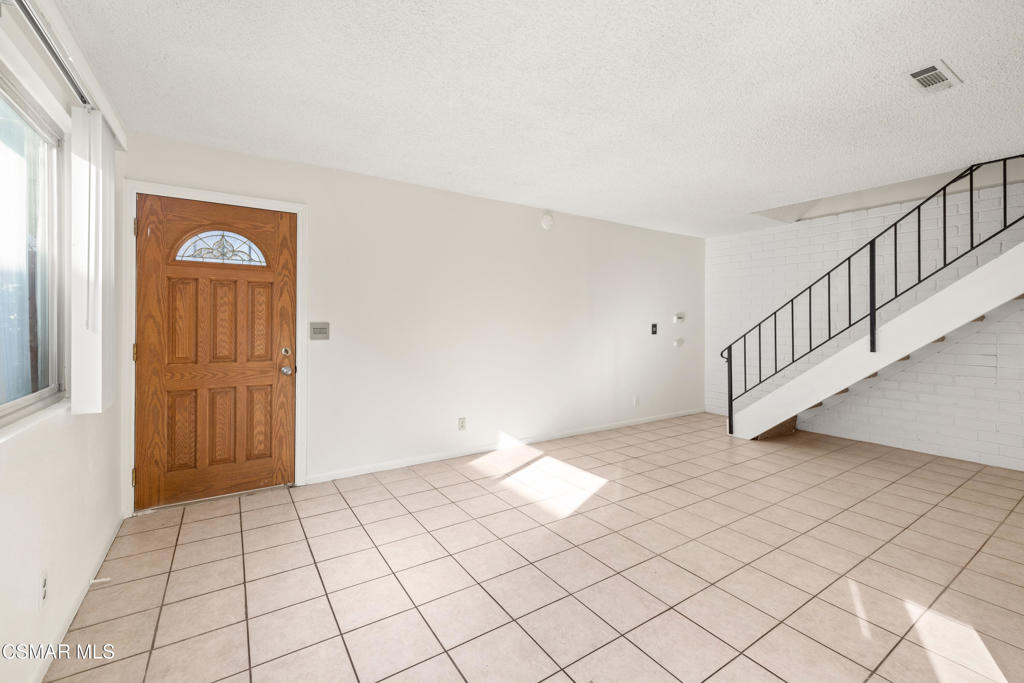 Residential for sale at 2026 Calle La Sombra 2, Simi Valley CA featuring 2 beds and 1 bath