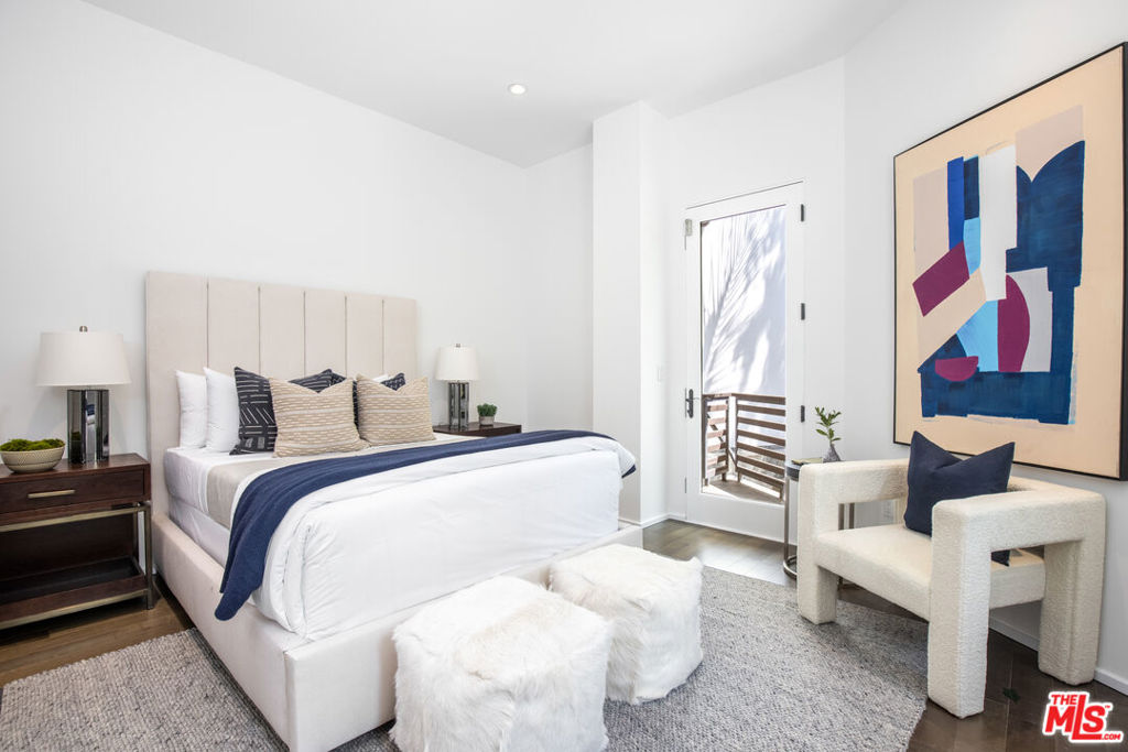 Residential Lease for rent at 1642 Lindacrest Drive, Beverly Hills CA featuring 4 beds and 5 baths