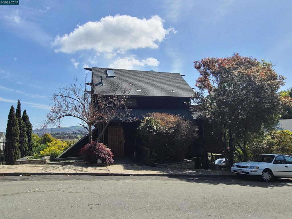 Residential Lease for rent at 456 West Richmond Avenue, Richmond CA and 1 bath