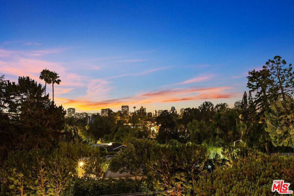 Residential Lease for rent at 1200 Angelo Drive, Beverly Hills CA featuring 4 beds and 5 baths