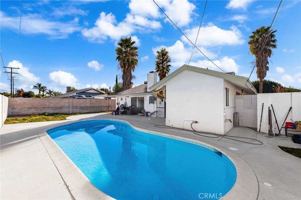 Residential for sale at 640 Vista De Loma, Hemet CA featuring 3 beds and 2 baths