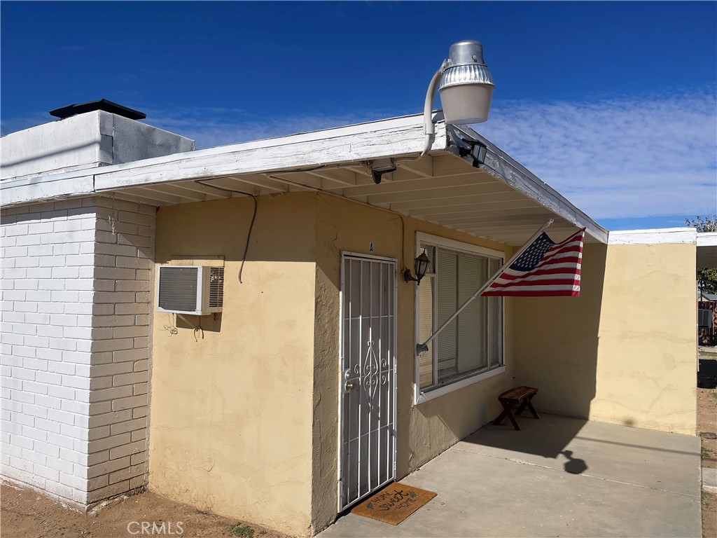 Residential Income for sale at 13508 Yakima Rd, Apple Valley CA