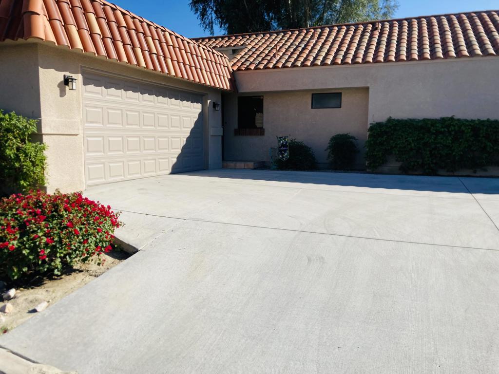 Residential Lease for rent at 40553 Pebble Beach Circle, Palm Desert CA featuring 2 beds and 2 baths
