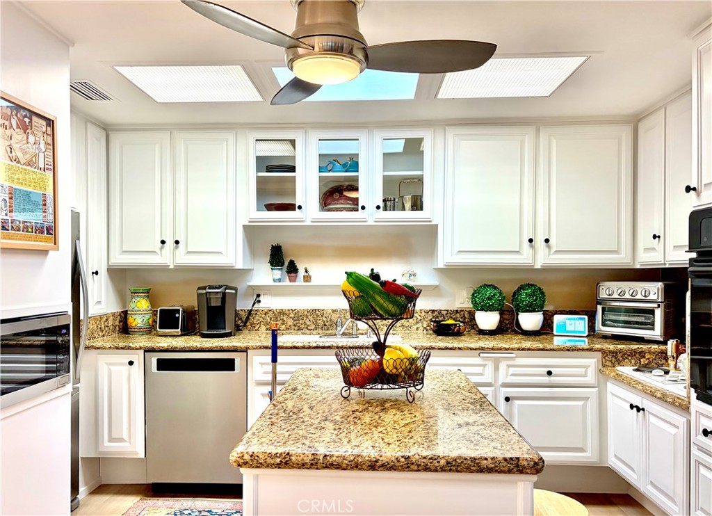 Residential for sale at 13361 El Dorado Dr., M8-201A, Seal Beach CA featuring 2 beds and 1 bath