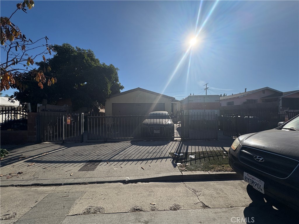 Residential for sale at 226 E 88th, Los Angeles CA featuring 3 beds and 1 bath