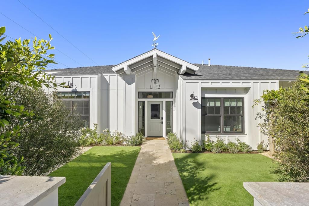 Residential Lease for rent at 210 Estrella St, Solana Beach CA featuring 4 beds and 4 baths