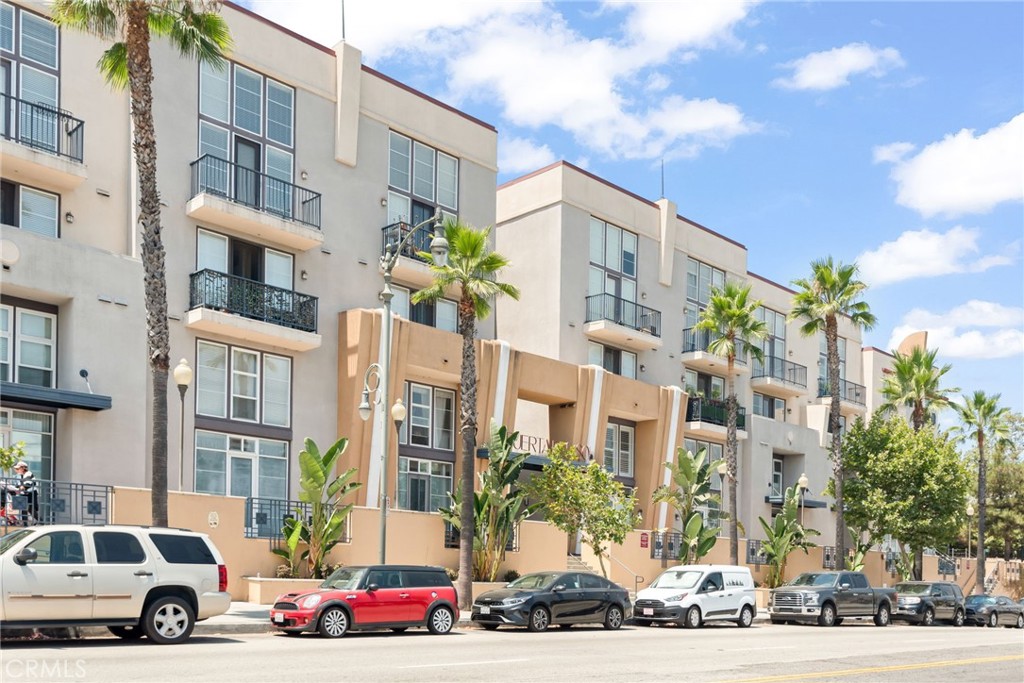 Residential for sale at 360 W Avenue 26 302, Los Angeles CA and 1 bath