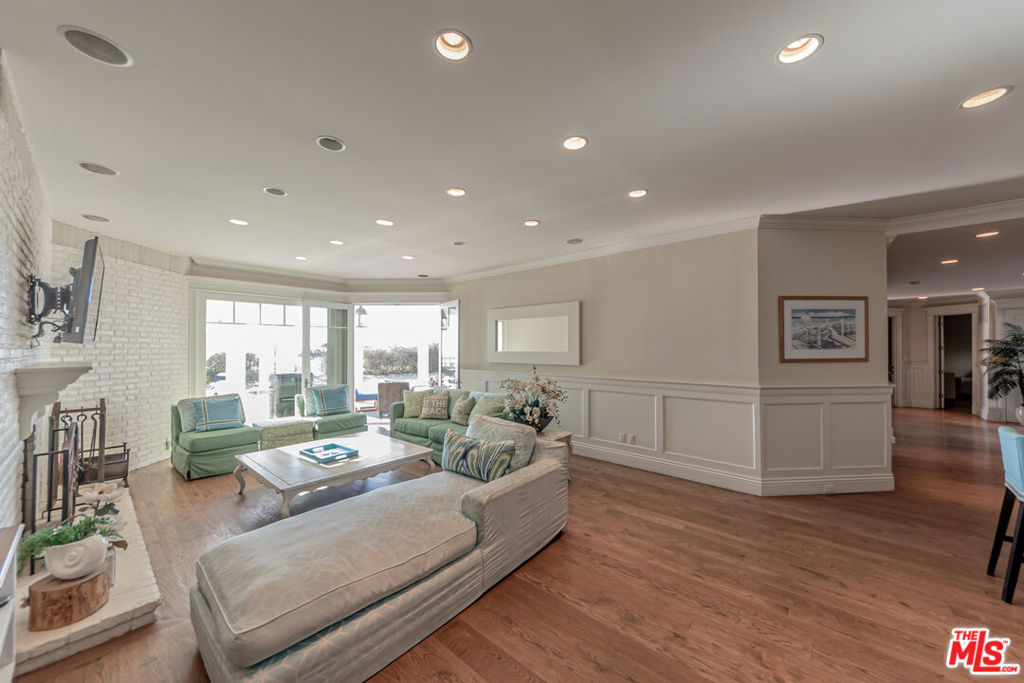 Residential Lease for rent at 30760 Broad Beach Road, Malibu CA featuring 7 beds and 8 baths