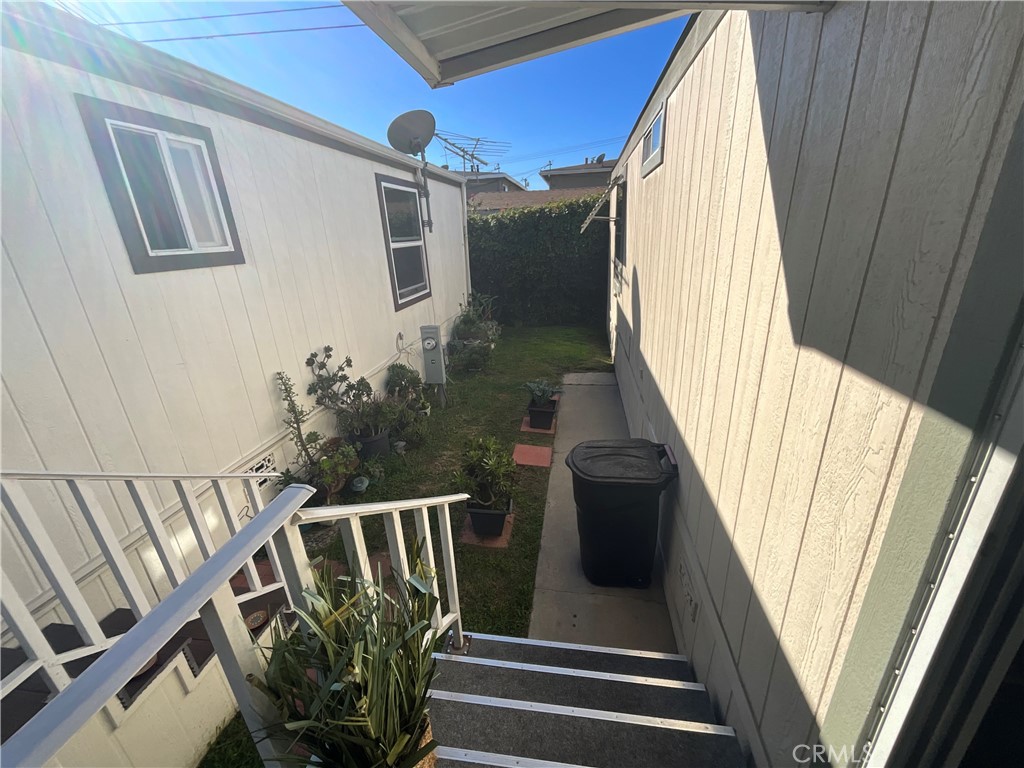 Manufactured In Park for sale at 2060 Newport Blvd, Costa Mesa CA featuring 1 bed and 1 bath