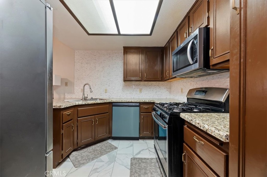 Residential for sale at 1447 Senator, San Jacinto CA featuring 2 beds and 2 baths