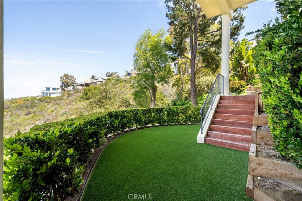 Residential Lease for rent at 790 Hermosa Way, Laguna Beach CA featuring 3 beds and 3 baths
