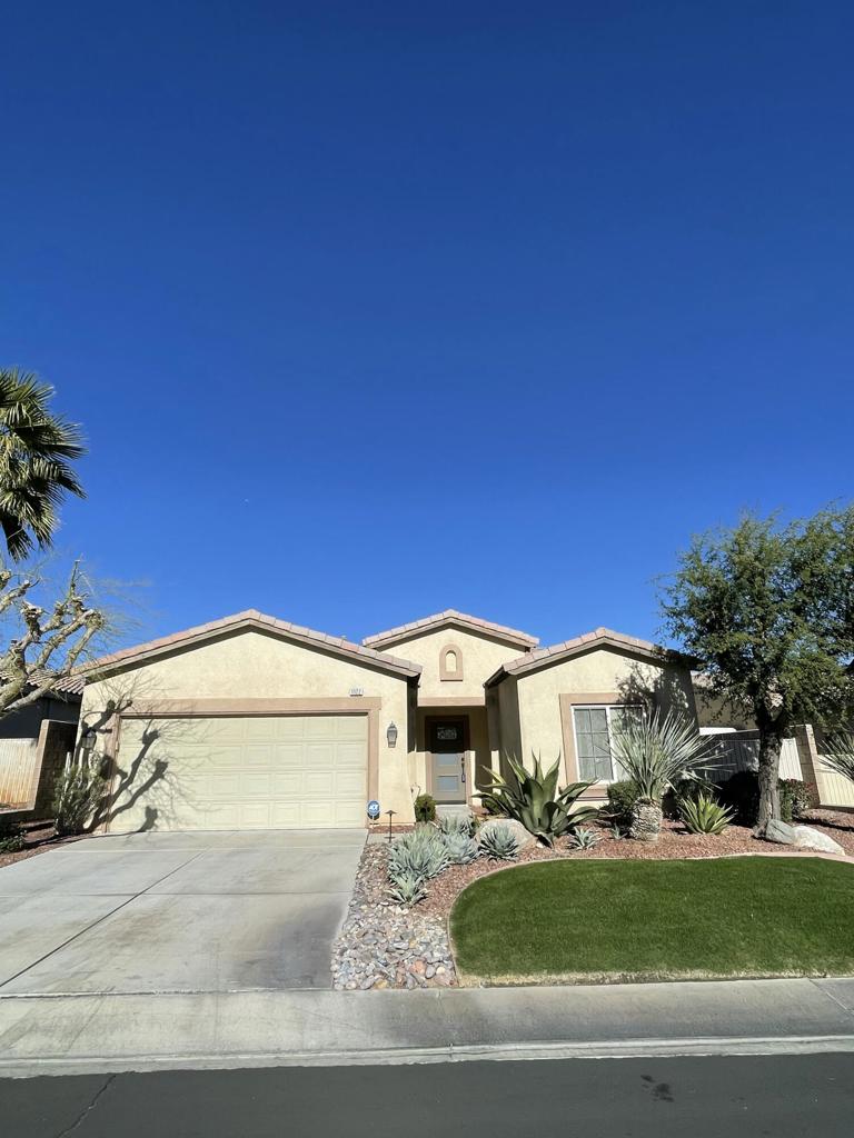 Residential Lease for rent at 1122 Oro, Palm Springs CA featuring 3 beds and 2 baths