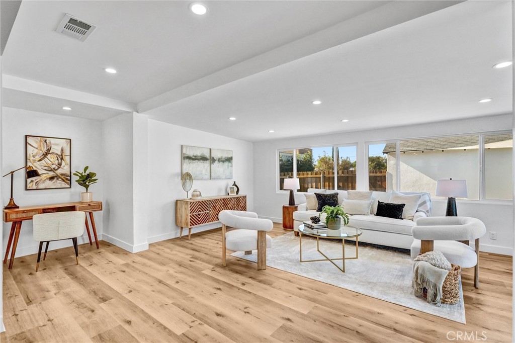 Active for sale at San Fernando, CA, San Fernando, CA CA and 2 baths