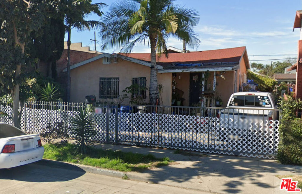 Residential for sale at 5747 3rd Avenue, Los Angeles CA featuring 4 beds and 1 bath