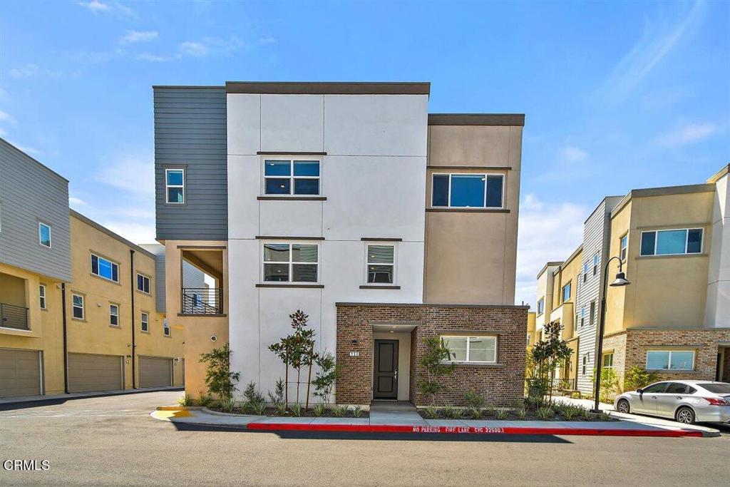 Residential Lease for rent at 723 Heritage Lane, Upland CA featuring 2 beds and 4 baths