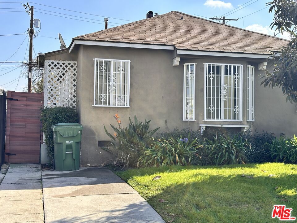 Residential Income for sale at 3570 Chesapeake Avenue, Los Angeles CA featuring 4 beds and 2 baths
