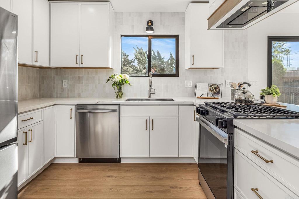 Residential for sale at 4725 Conrad, San Diego CA featuring 3 beds and 2 baths