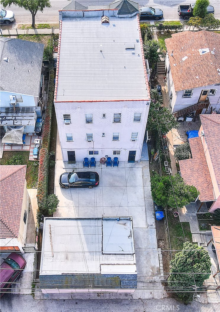 Residential Income for sale at 3945 Woolwine, Los Angeles CA