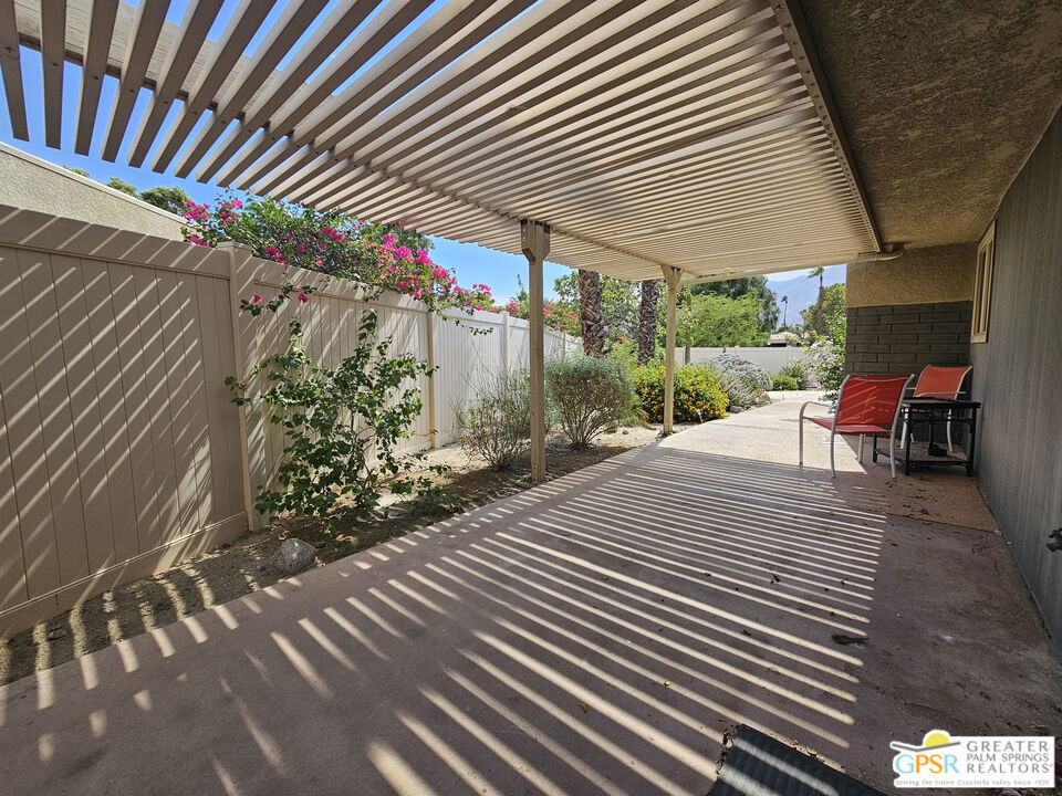 Residential for sale at 1333 Sunflower Circle, Palm Springs CA featuring 3 beds and 2 baths
