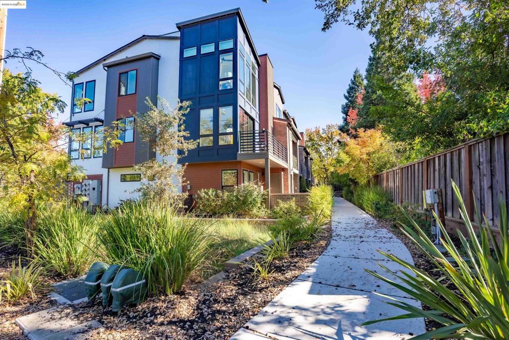 Residential for sale at 2640 Jones Rd A, Walnut Creek CA featuring 3 beds and 4 baths