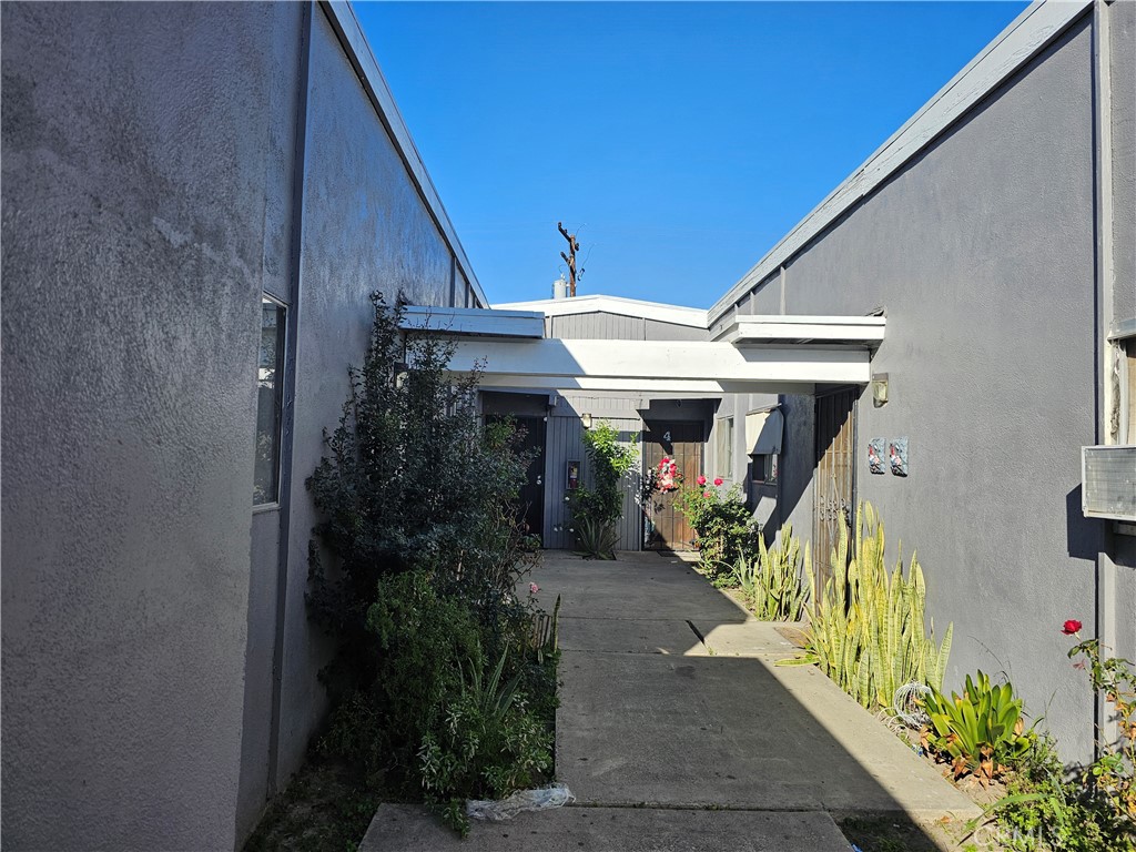 Residential Income for sale at 2121 W Catalina, Anaheim CA