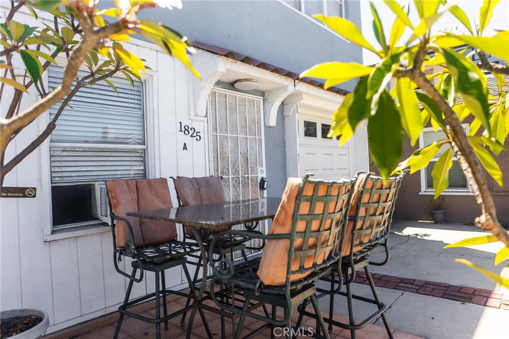 Residential Lease for rent at 1825 W Balboa, Newport Beach CA featuring 1 bed and 1 bath
